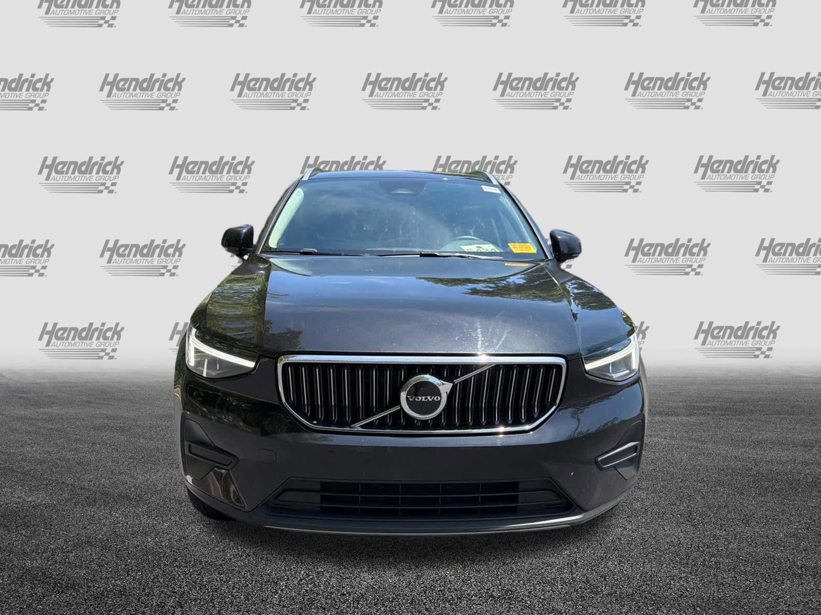 2025 Volvo XC40 Core Bright Theme photo 2