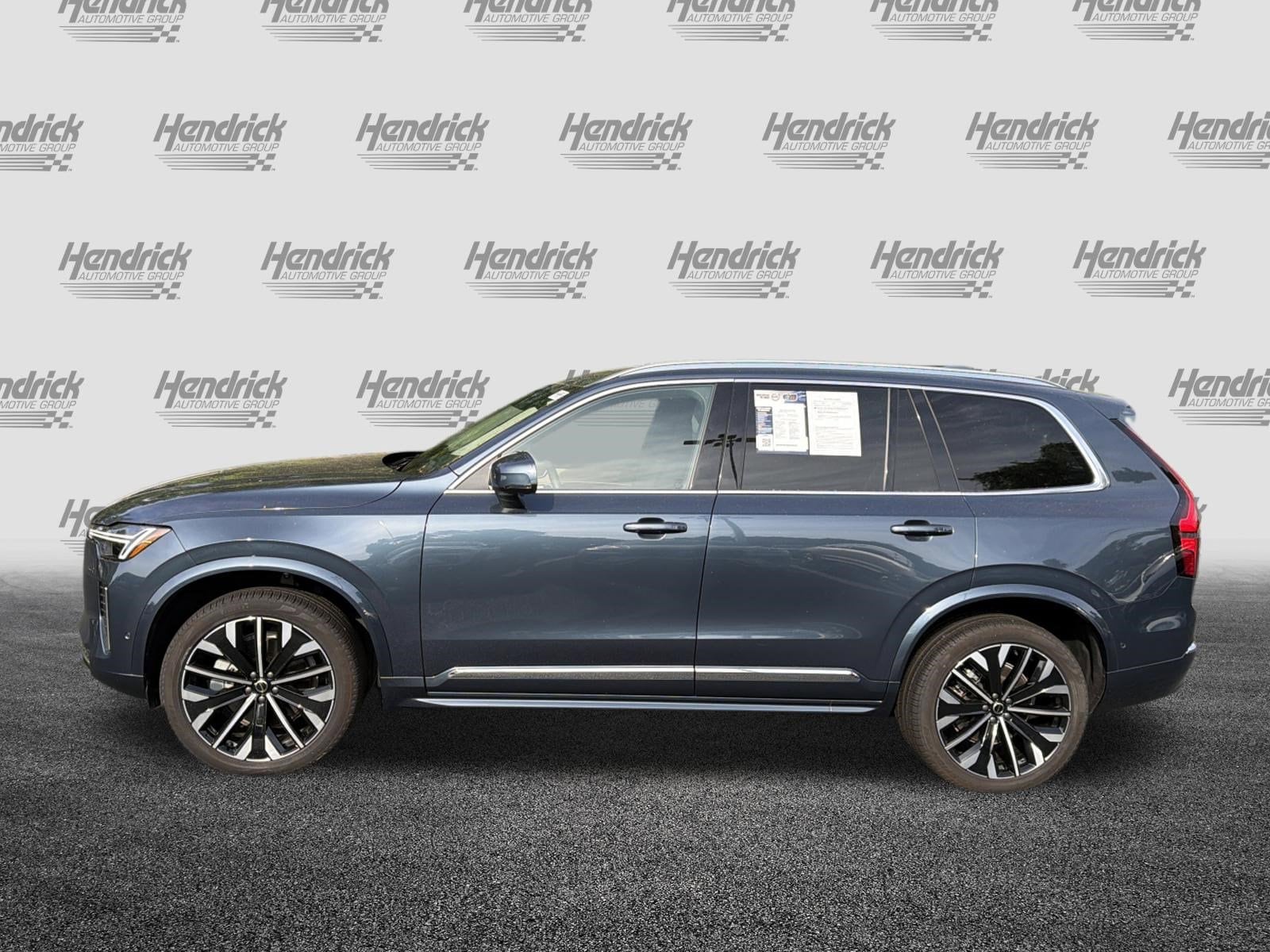 2025 Volvo XC90 Plus photo 6