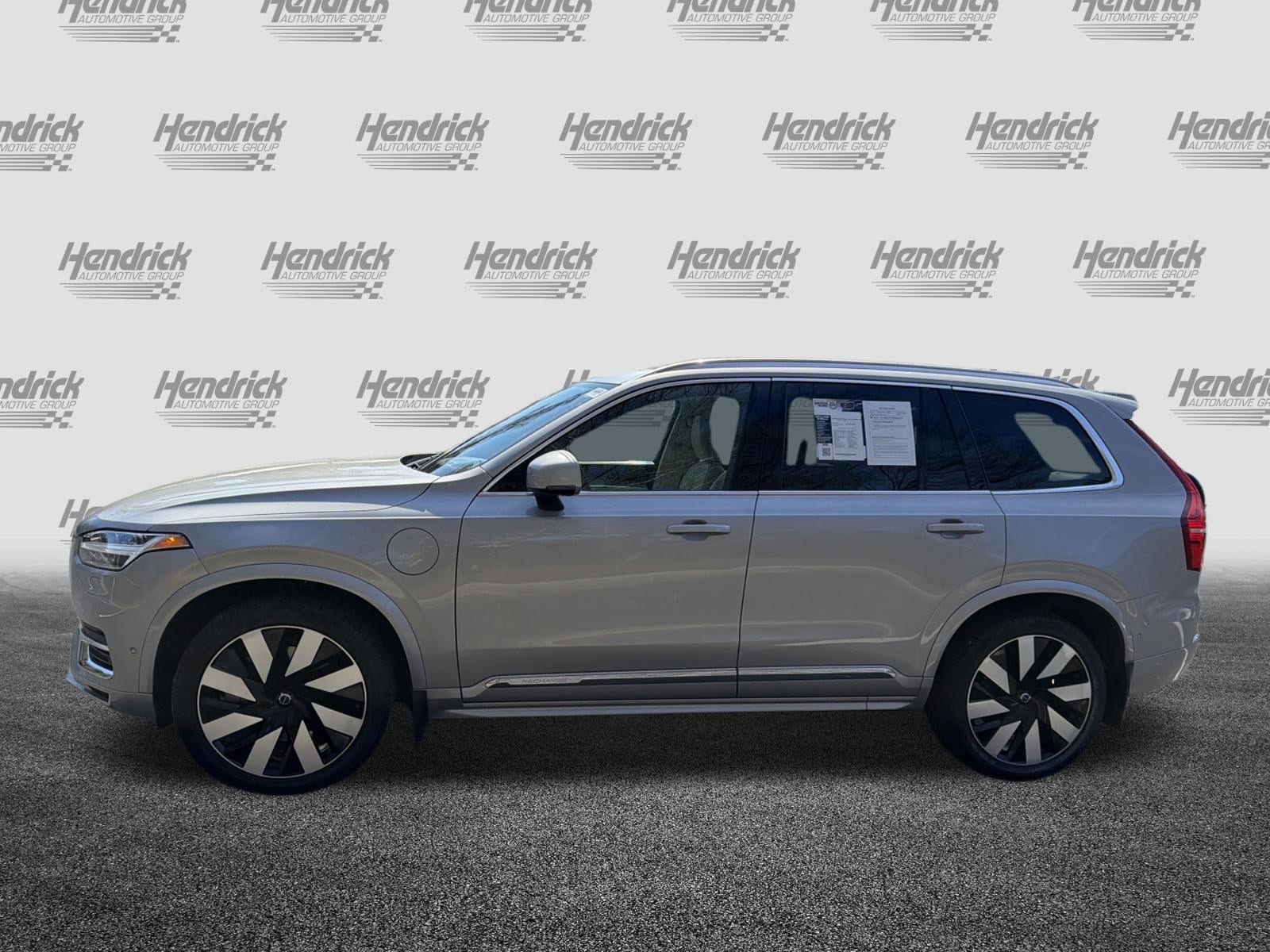 2023 Volvo XC90 Recharge Plug-In Hybrid Ultimate Bright Theme photo 6