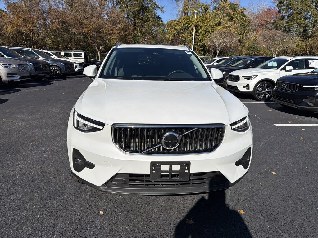 Certified 2025 Volvo XC40 Plus Bright Theme SUV