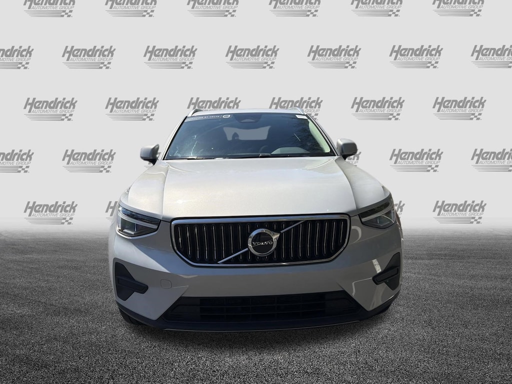 Certified 2025 Volvo XC40 Core Bright Theme SUV