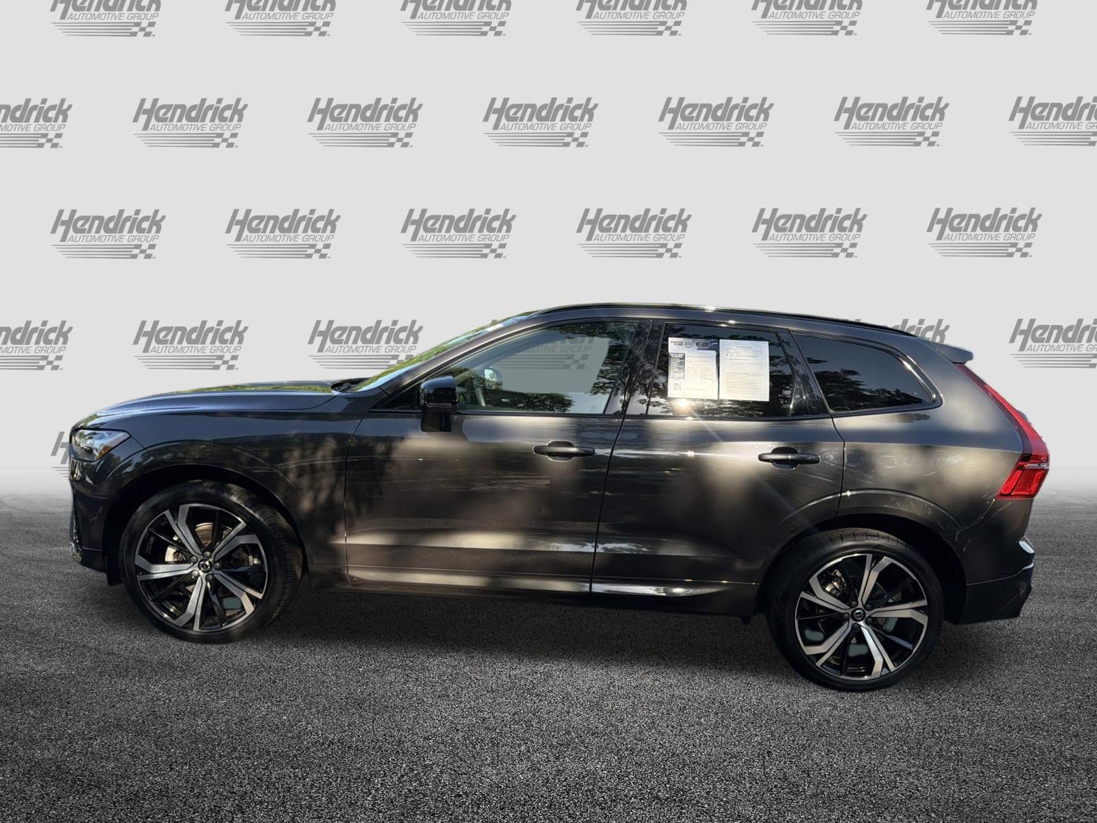2023 Volvo XC60 Ultimate Dark Theme photo 6