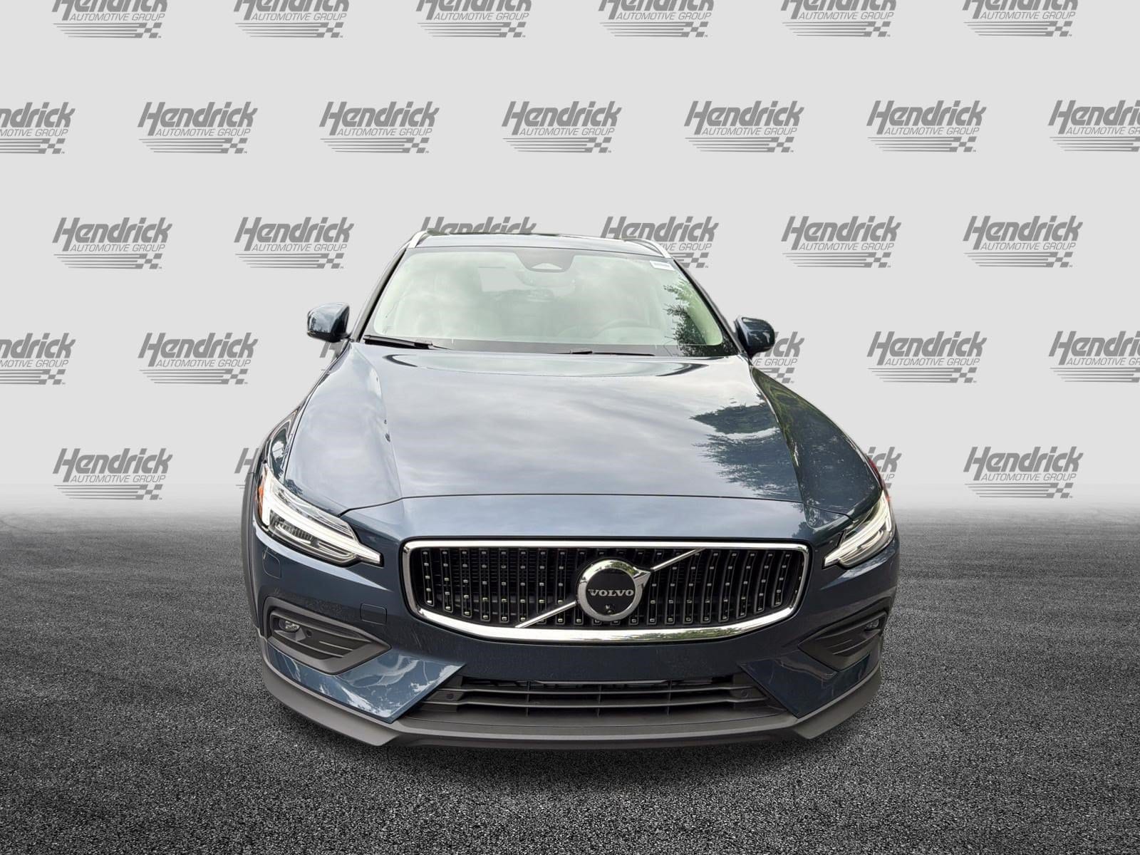 Volvo V60 Cross Country B5 Plus