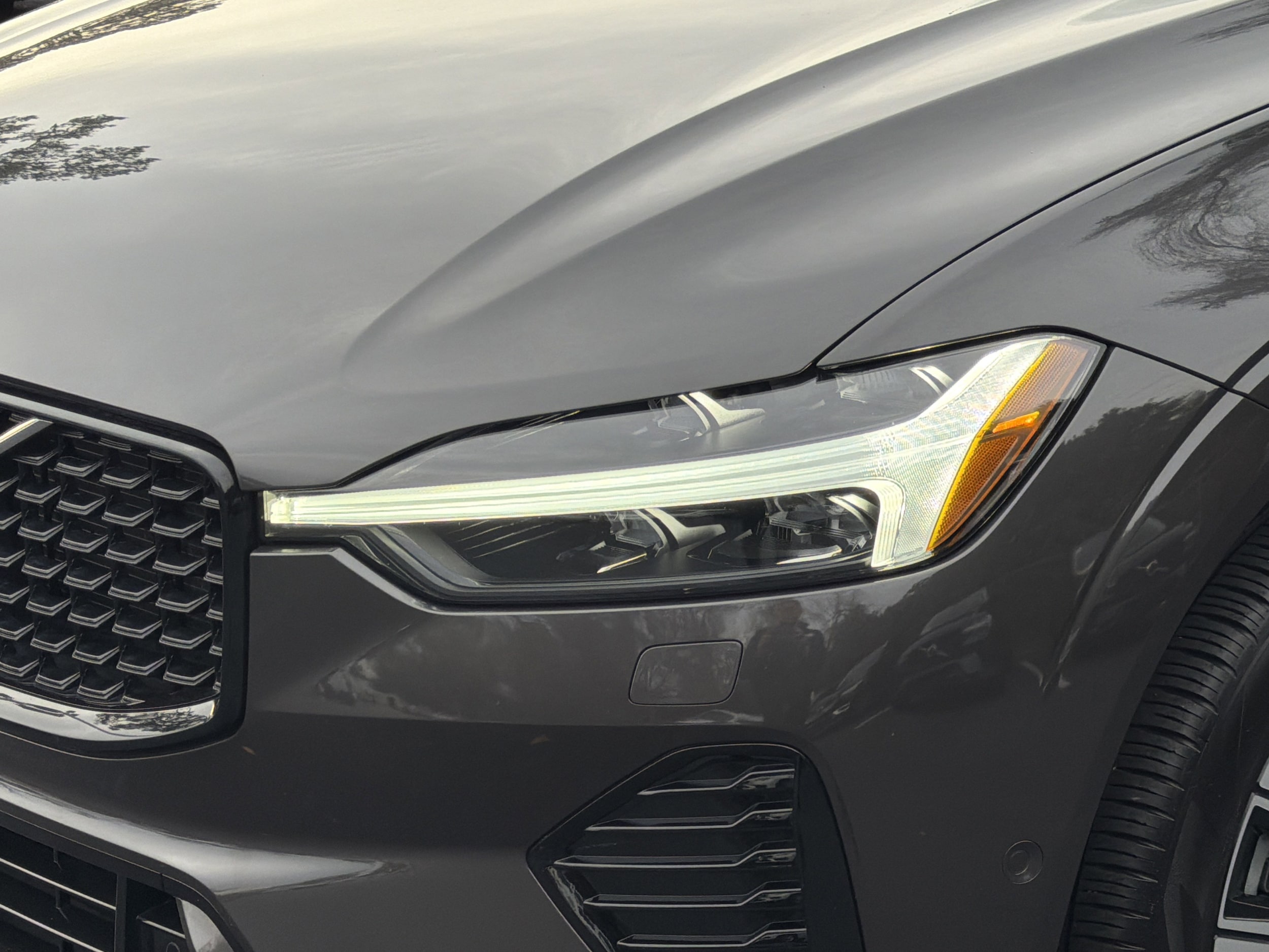 2025 Volvo XC60 Plus photo 5