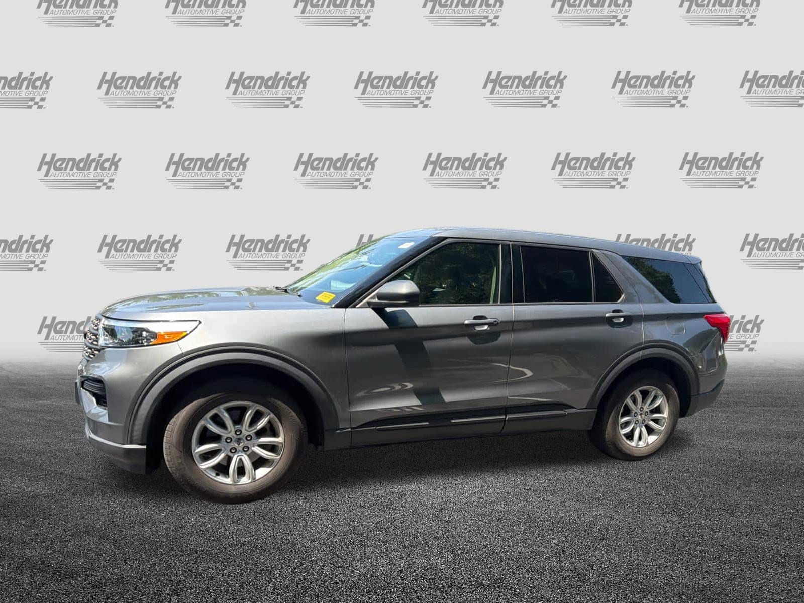 2021 Ford Explorer photo 3