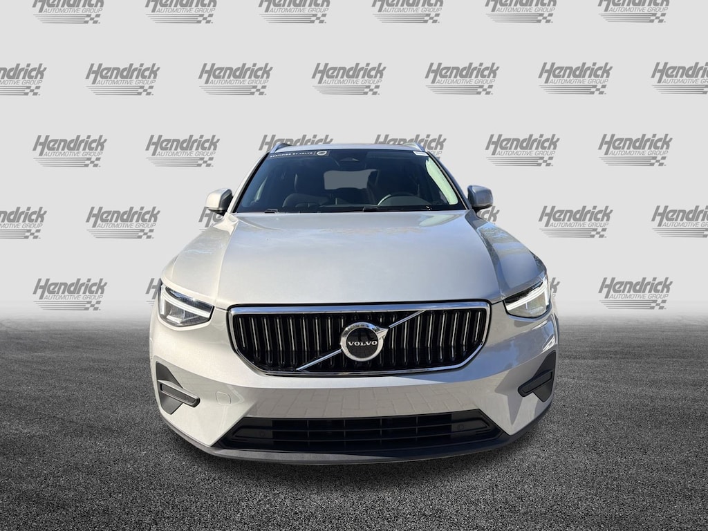 Certified 2025 Volvo XC40 Core Bright Theme SUV