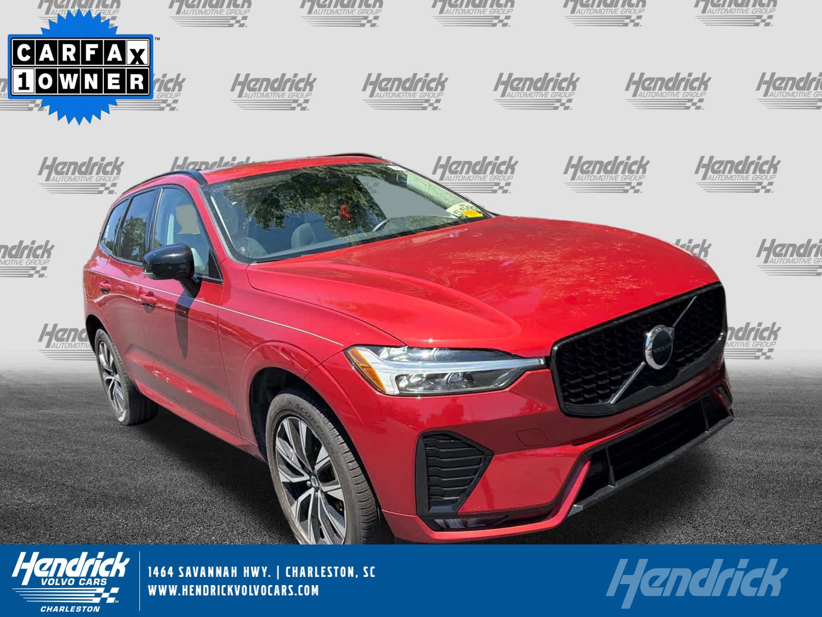 2024 Volvo XC60 B5 Core Dark Theme AWD's photo