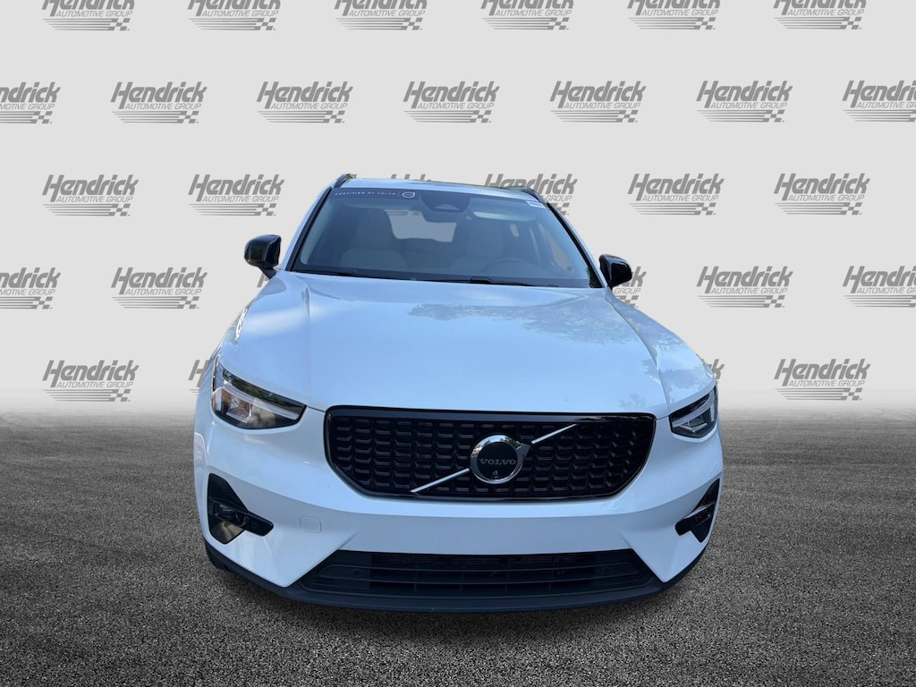 Certified 2025 Volvo XC40 Plus Dark Theme SUV