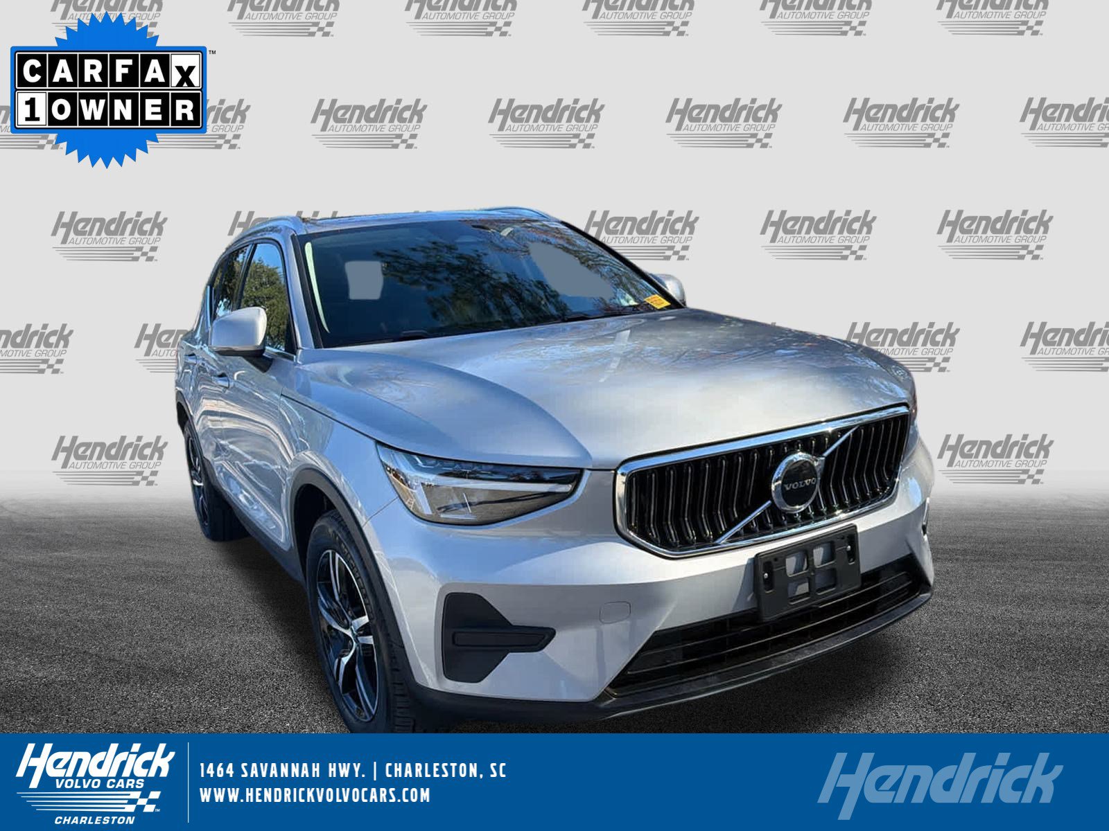 2025 Volvo XC40 Core's photo