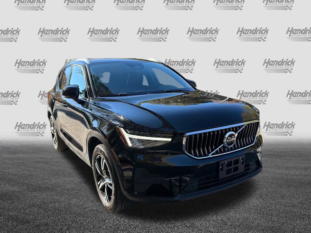 Certified 2025 Volvo XC40 Plus Bright Theme SUV