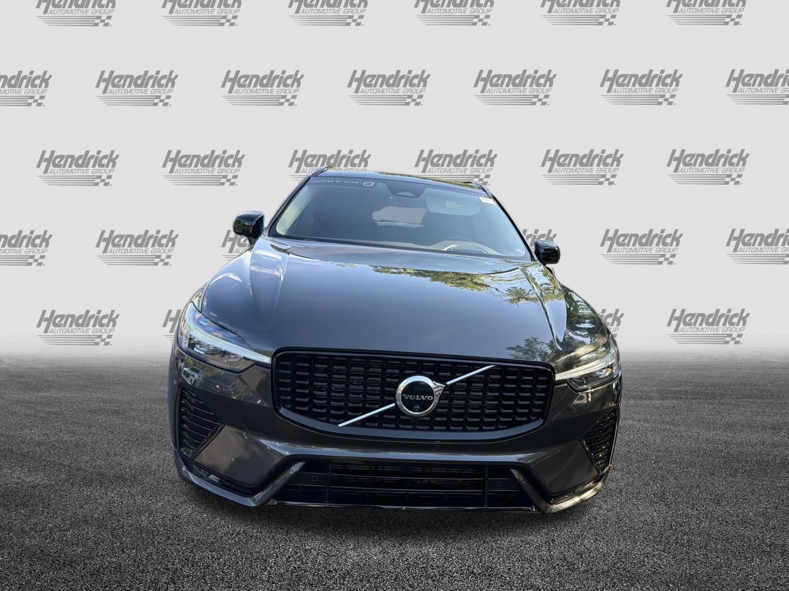 2023 Volvo XC60 Ultimate Dark Theme photo 2