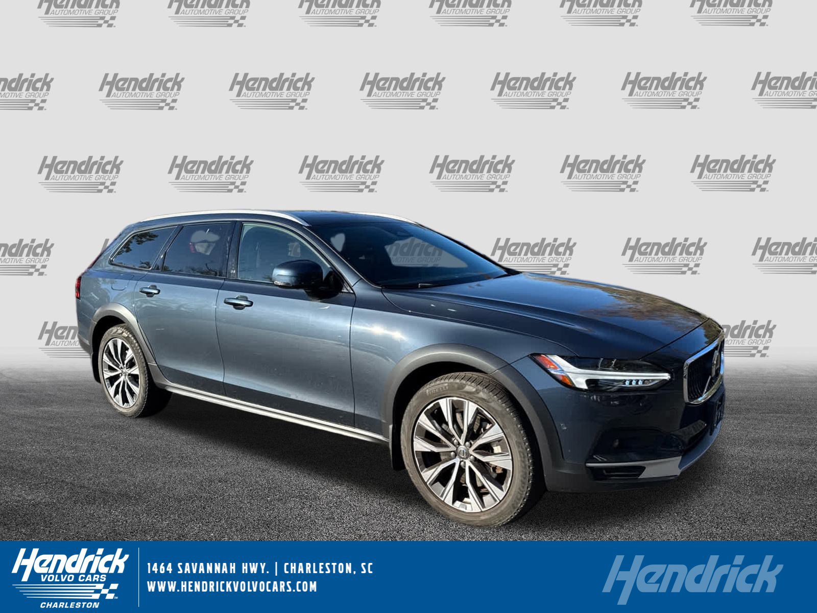 2022 Volvo V90 Cross Country Base's photo