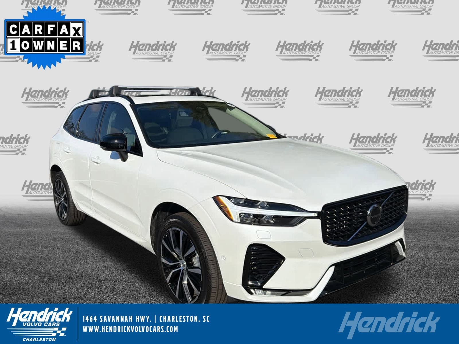 2025 Volvo XC60 Plus's photo