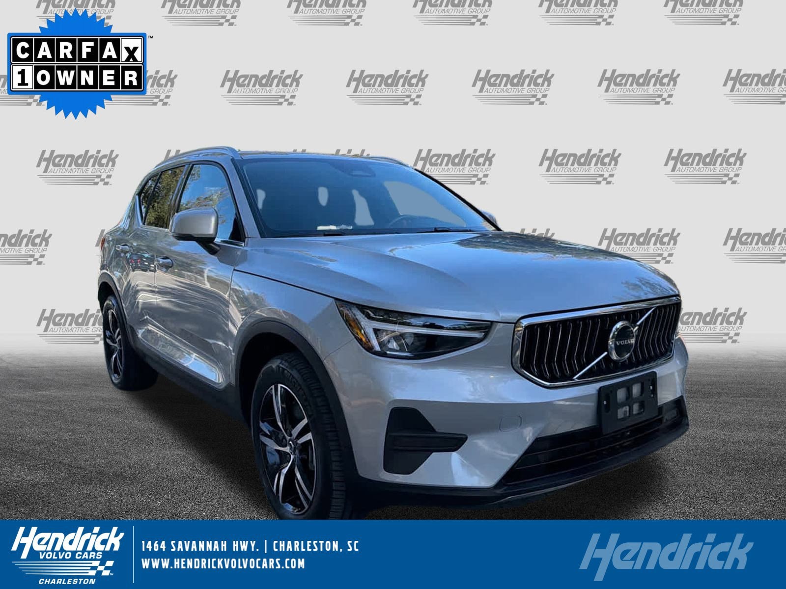 2025 Volvo XC40 Core's photo