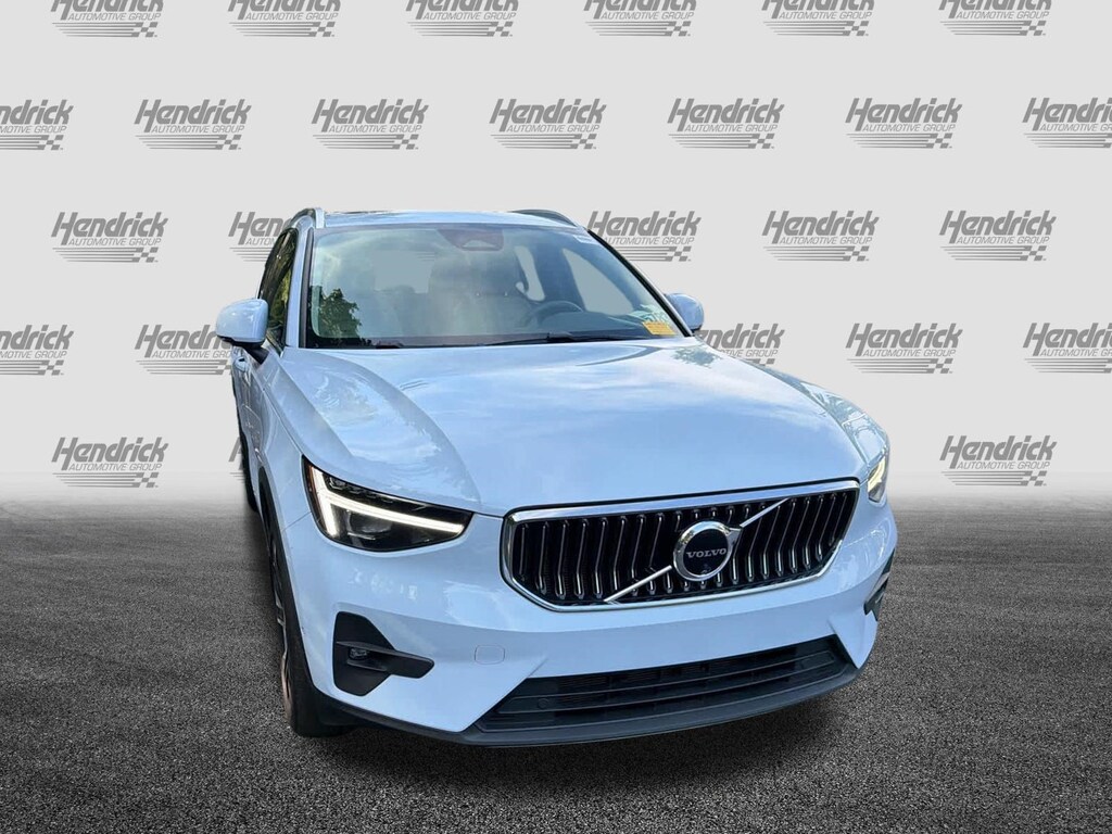Used 2024 Volvo XC40 Ultimate Bright Theme SUV