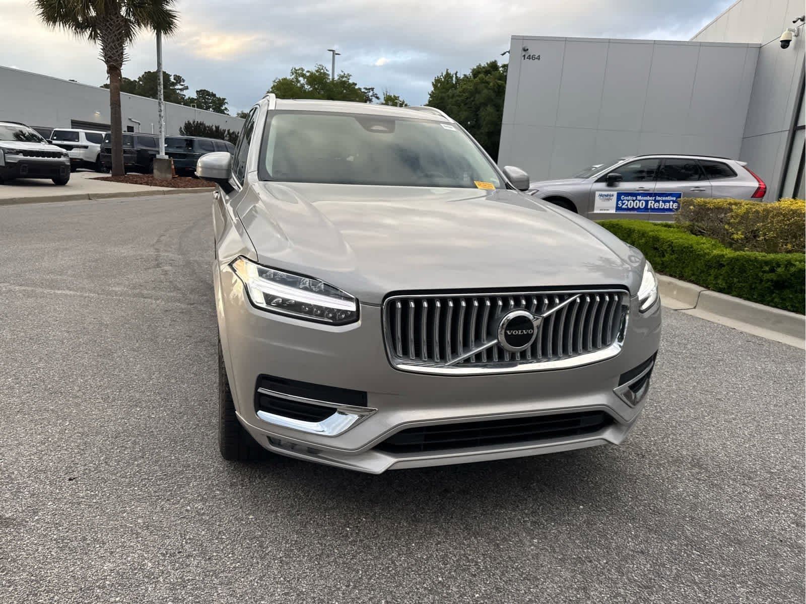 2025 Volvo XC90 Core photo 5