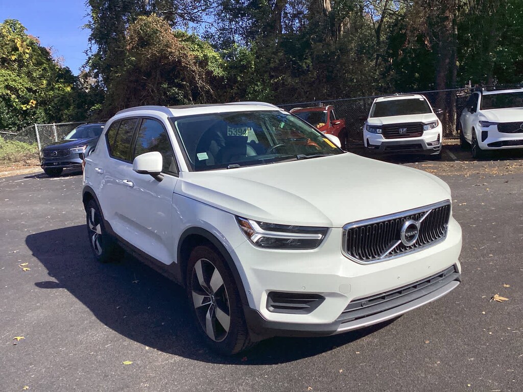 Used 2019 Volvo XC40 Momentum SUV