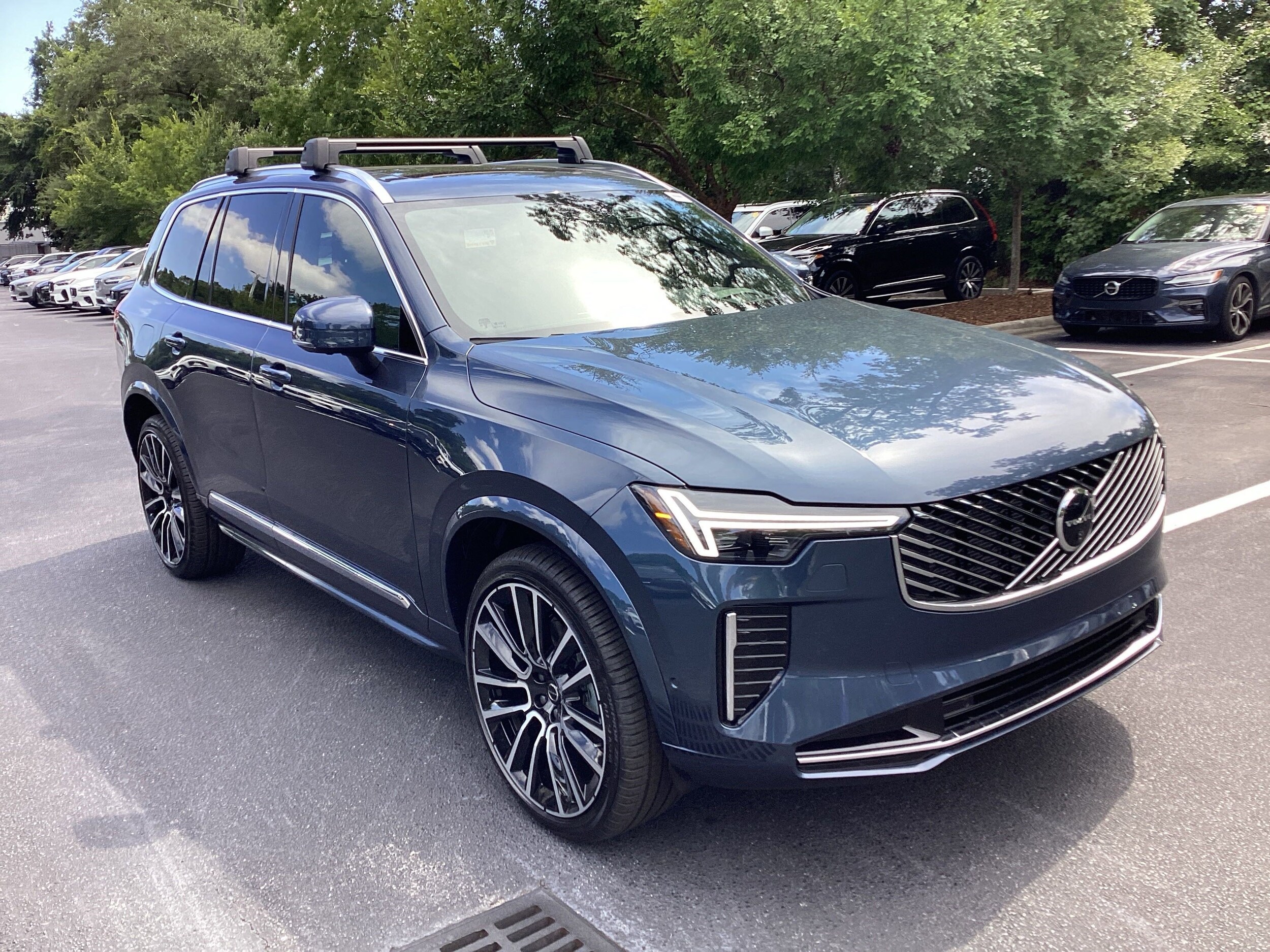 2026 Volvo XC90 photo 2