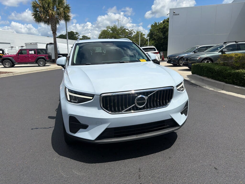 Used 2024 Volvo XC40 Core Bright Theme SUV