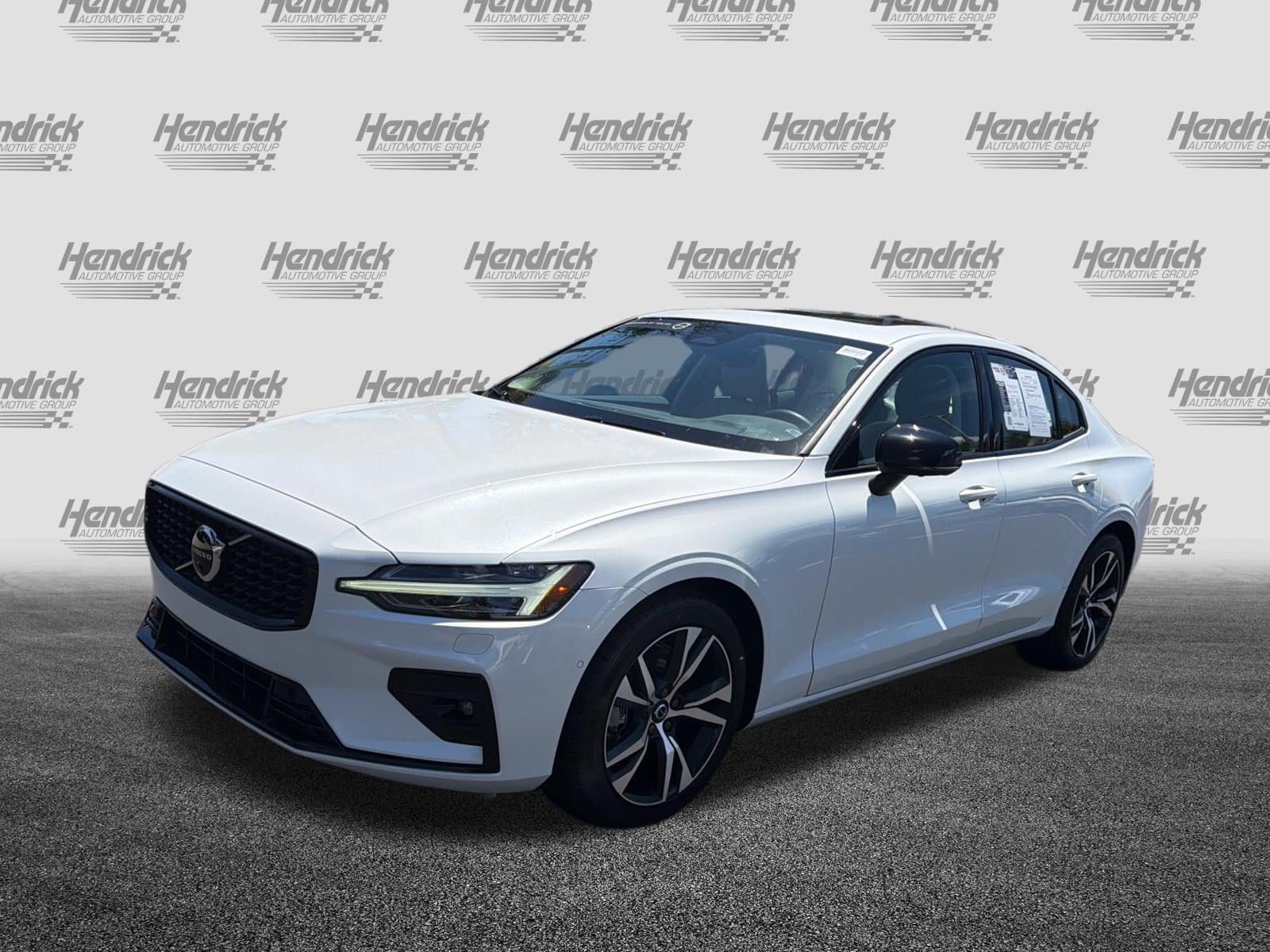Volvo S60 Plus Dark Theme