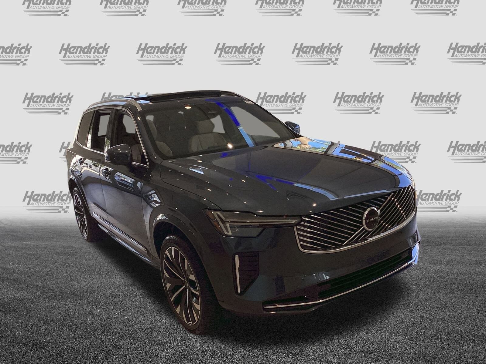 2026 Volvo XC90 Plus photo 2