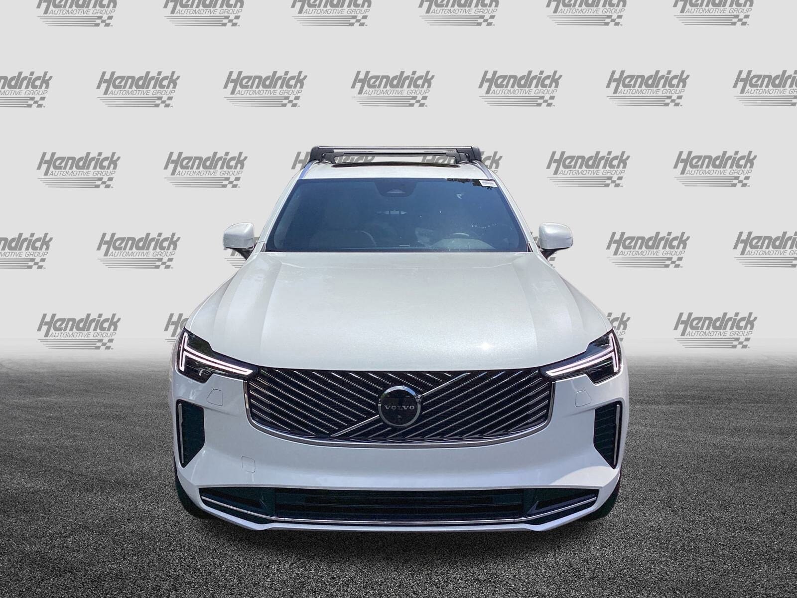 2026 Volvo XC90 Plus photo 3