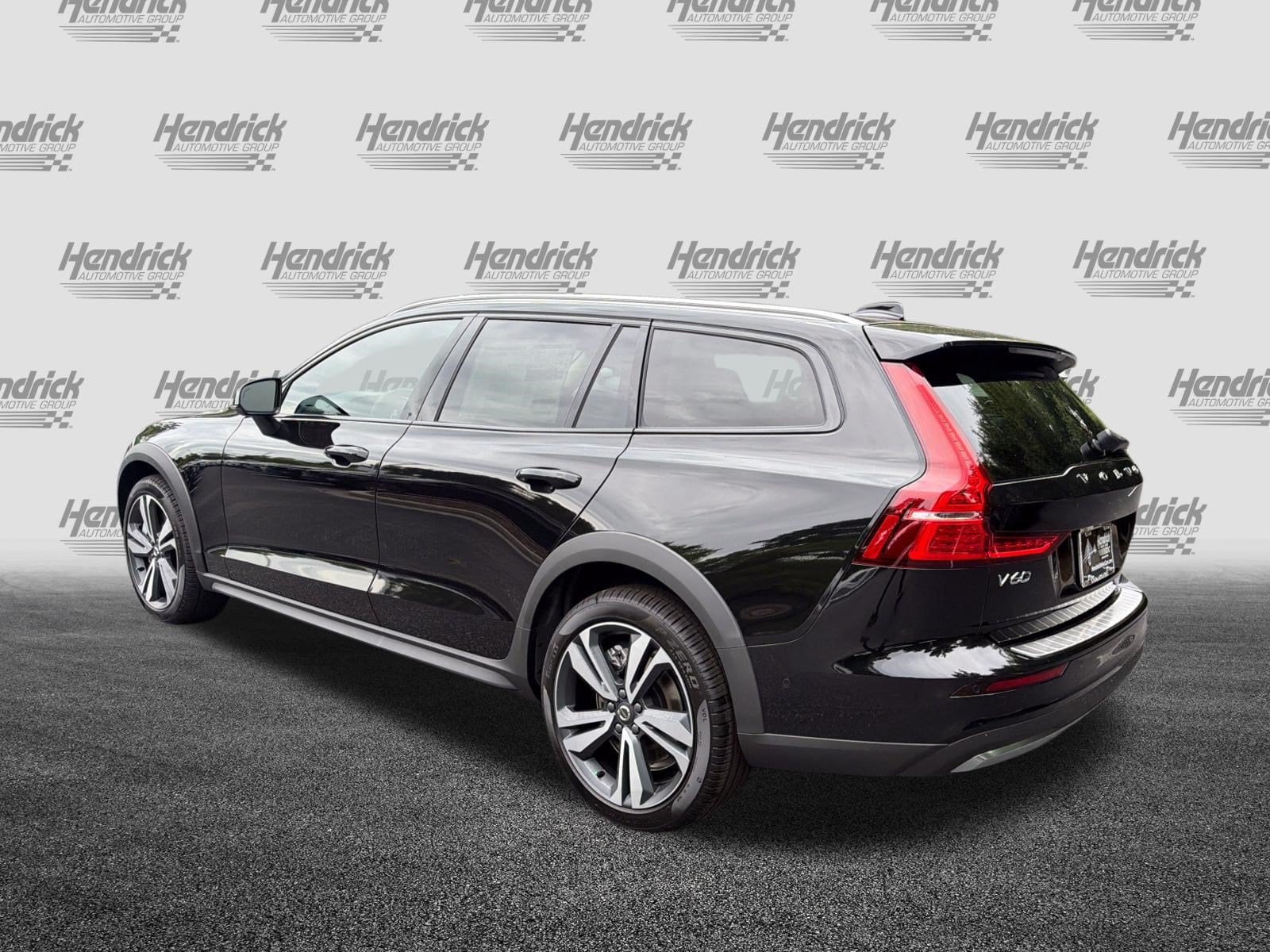 Volvo V60 Cross Country B5 Plus