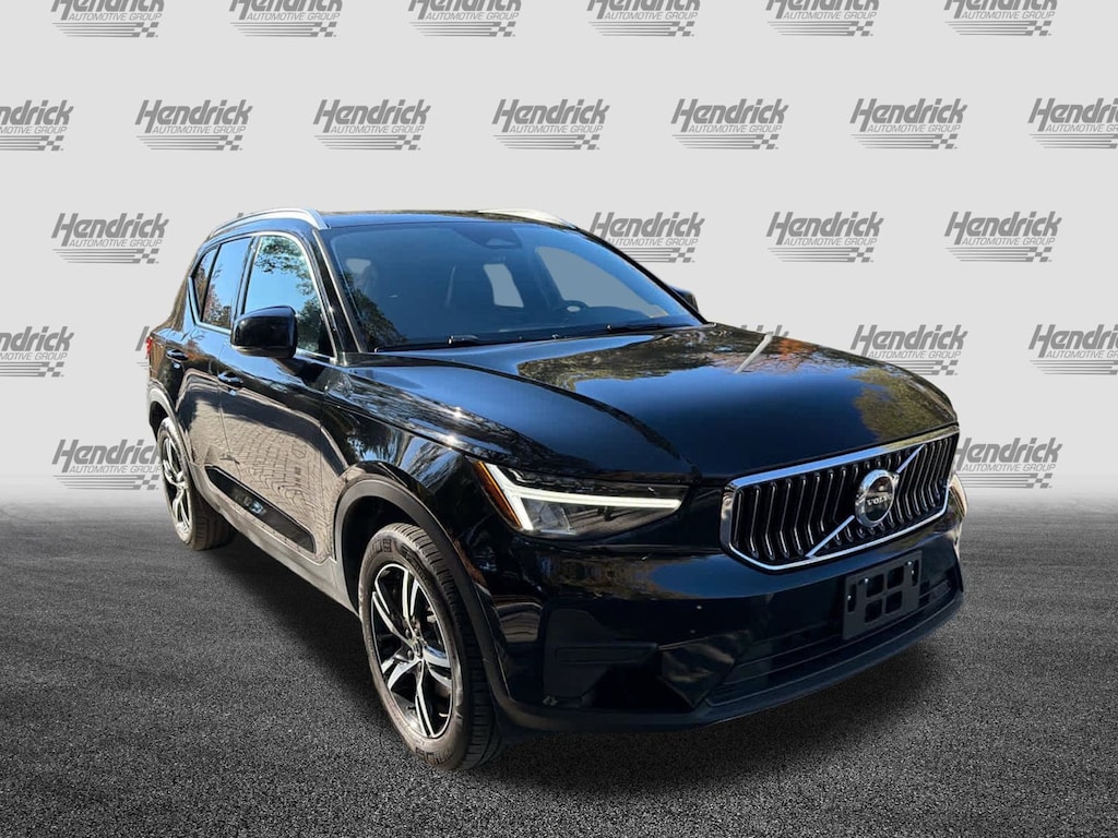 Certified 2025 Volvo XC40 Plus Bright Theme SUV