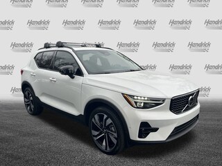 2025 Volvo XC40 Plus Dark Theme SUV