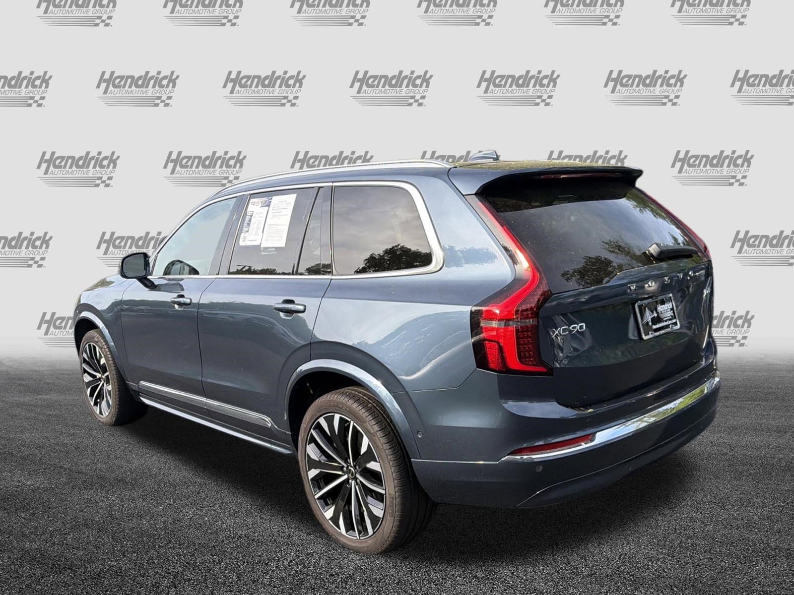 2025 Volvo XC90 Plus photo 3