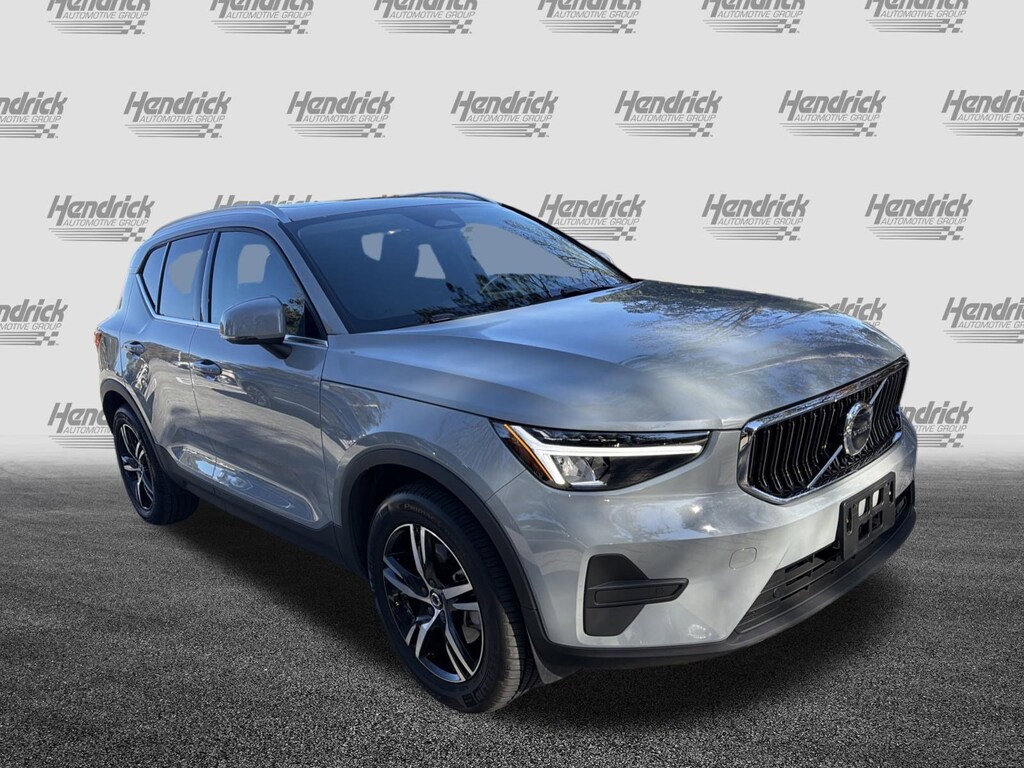 Certified 2025 Volvo XC40 Core Bright Theme SUV