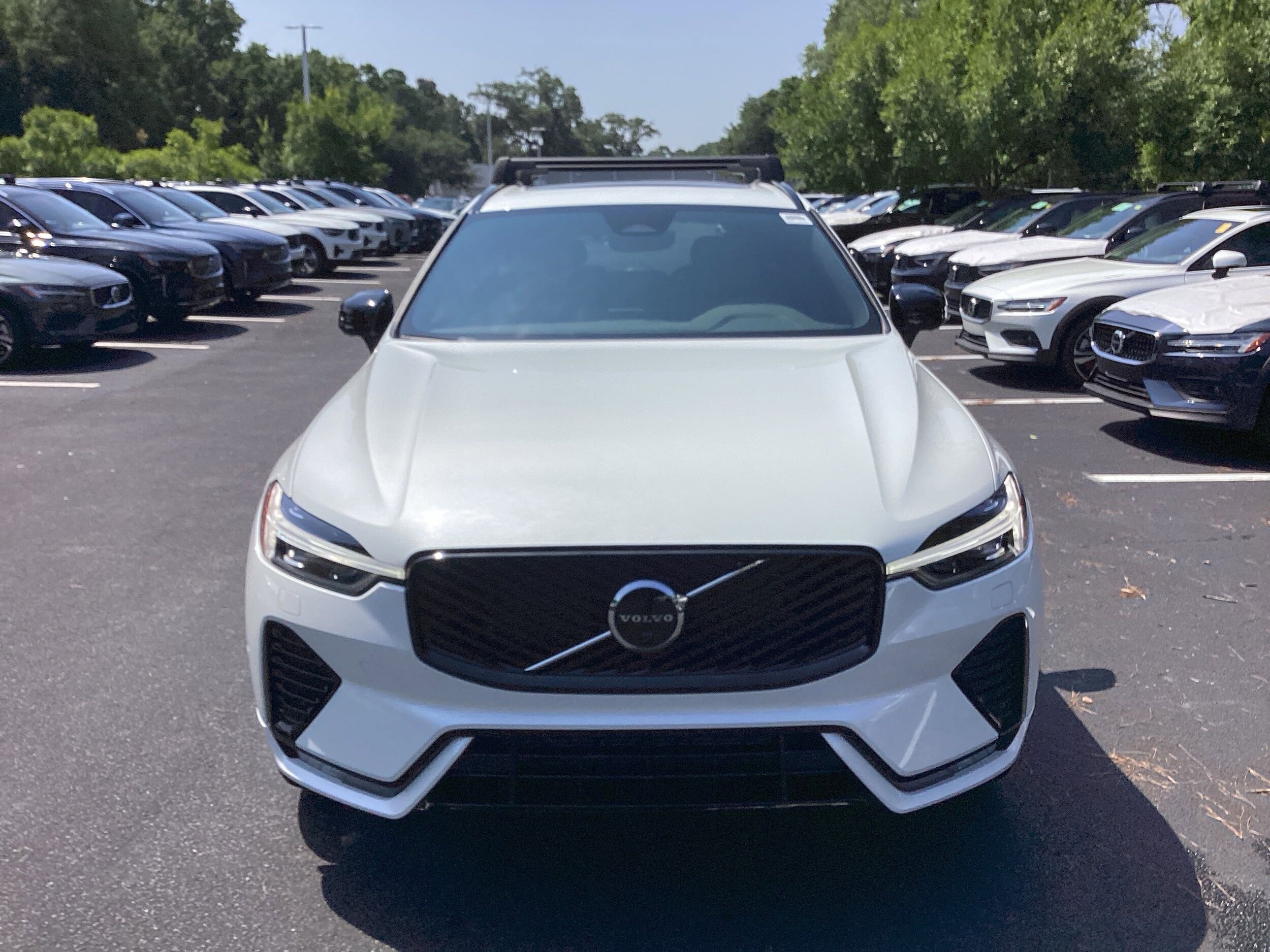 2026 Volvo XC60 B5 Plus photo 3
