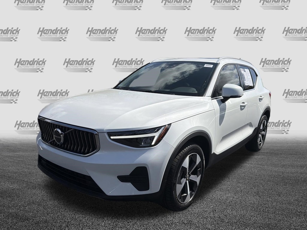Certified 2025 Volvo XC40 Core Bright Theme SUV
