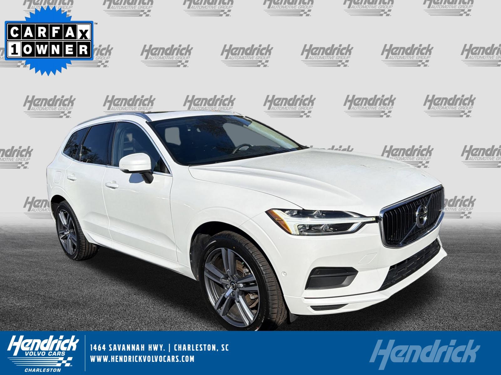 2018 Volvo XC60 Momentum's photo