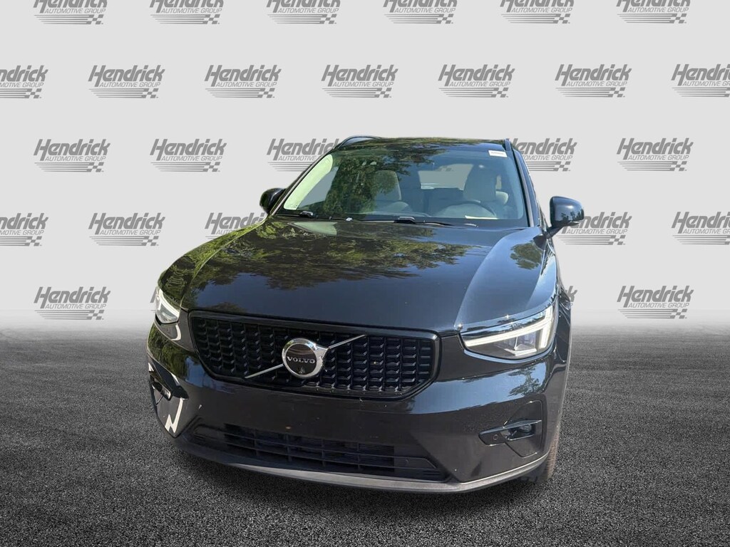 Certified 2025 Volvo XC40 Plus Dark Theme SUV