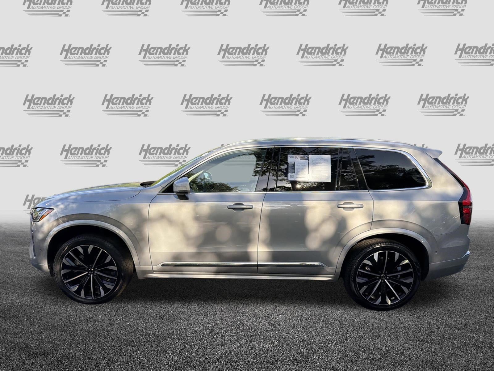 2025 Volvo XC90 Plus photo 6