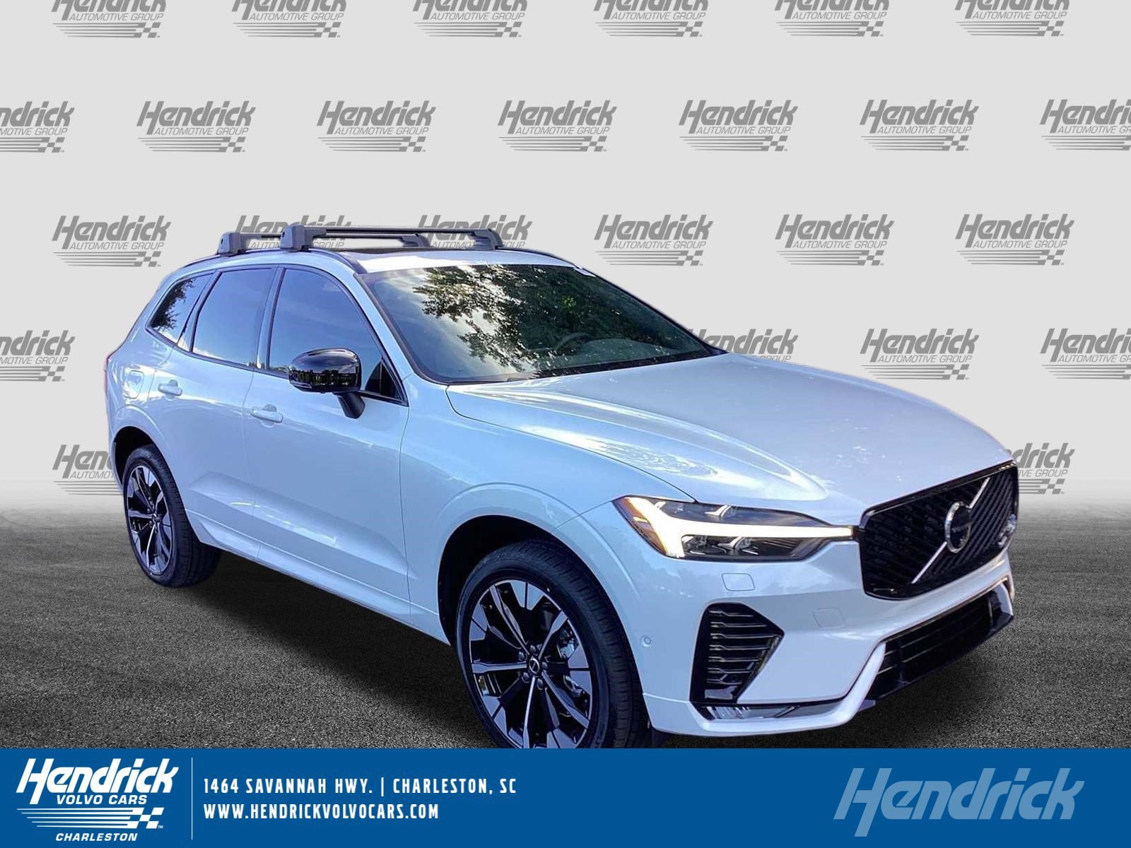 2026 Volvo XC60 B5 Plus Dark AWD's photo