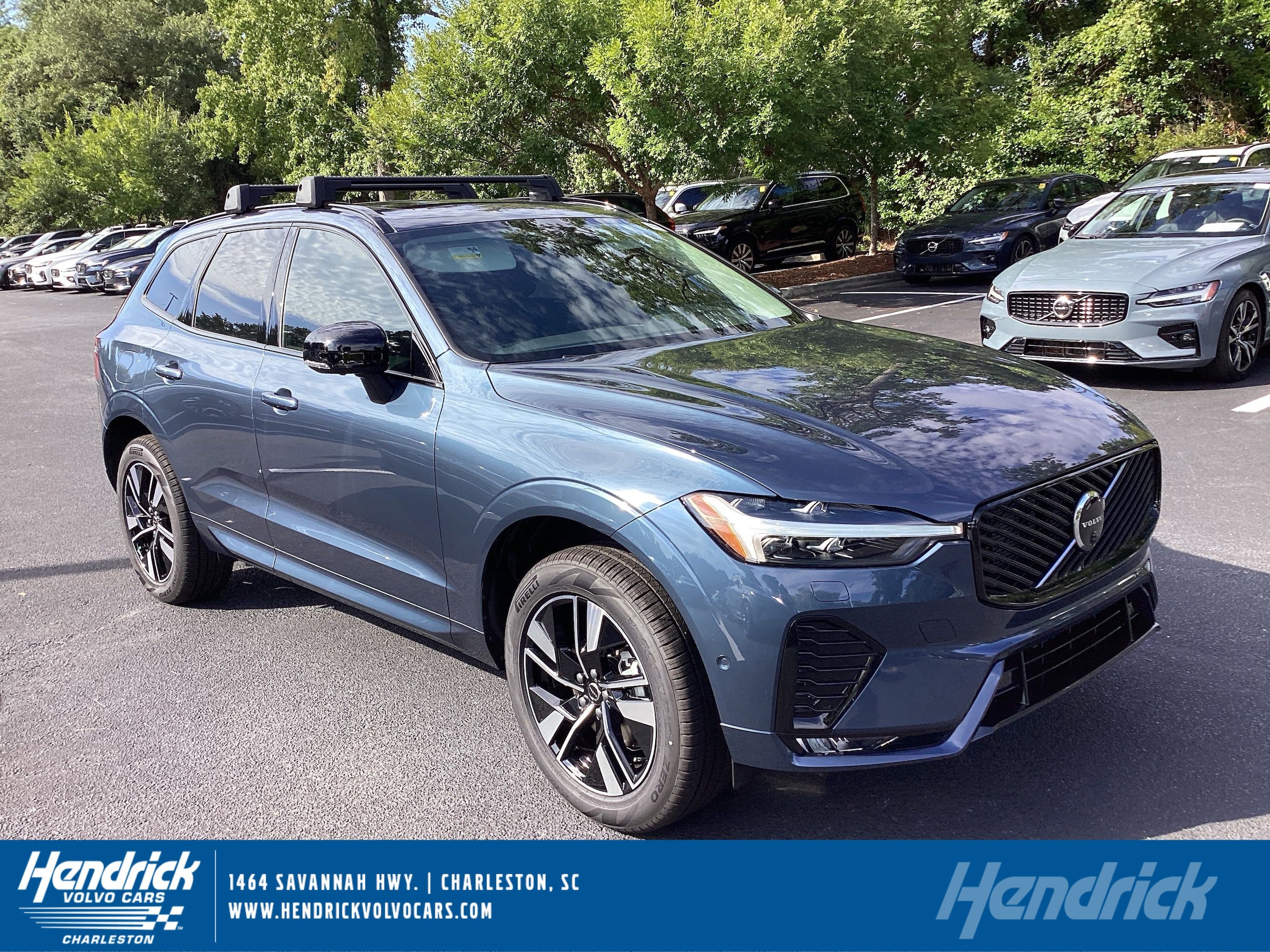 2026 Volvo XC60 Plus's photo