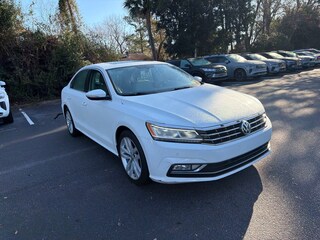 2018 Volkswagen Passat 2.0T SE w/Technology Sedan
