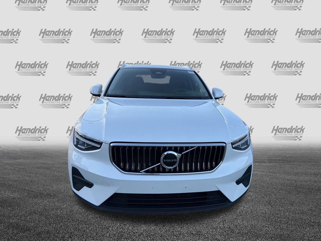 Certified 2025 Volvo XC40 Core Bright Theme SUV