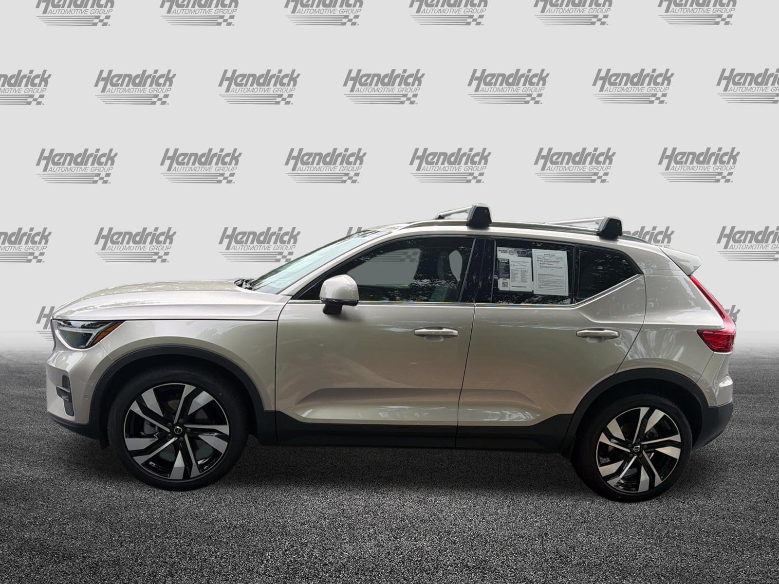 Volvo XC40 Plus Bright Theme