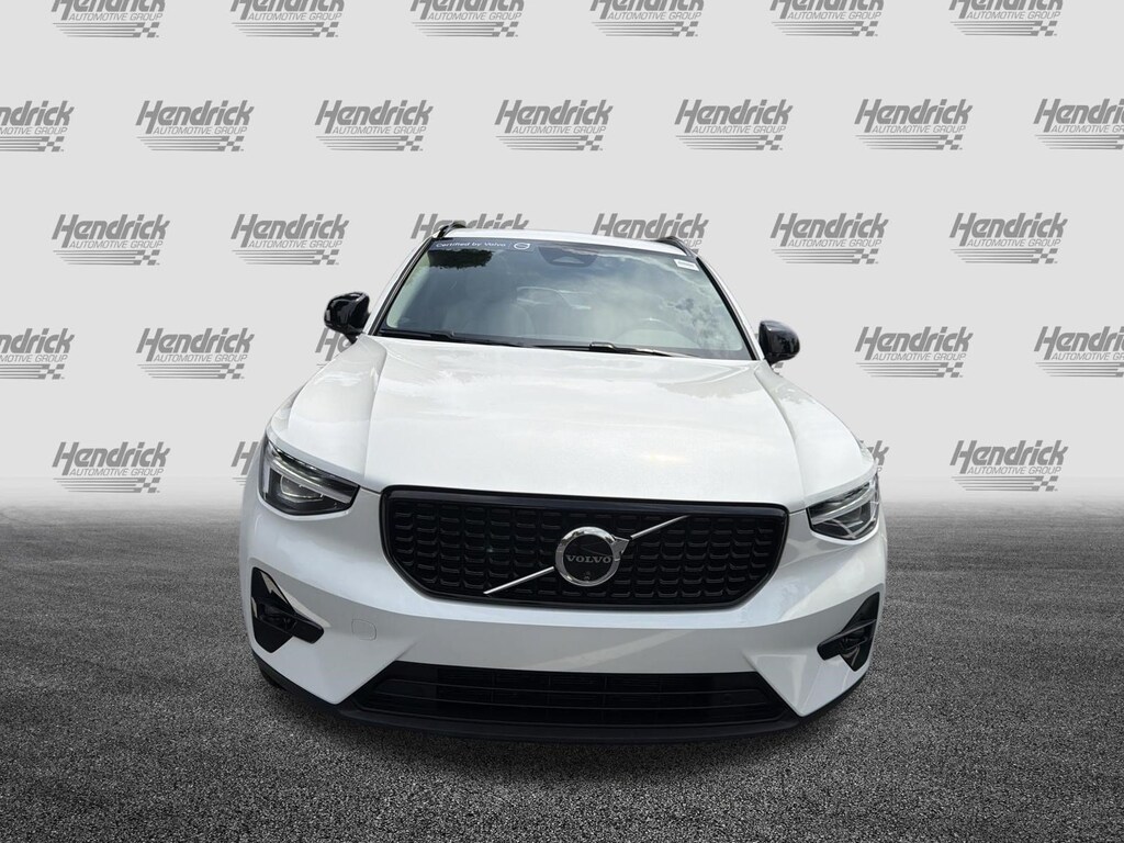 Certified 2025 Volvo XC40 Ultra Dark Theme SUV