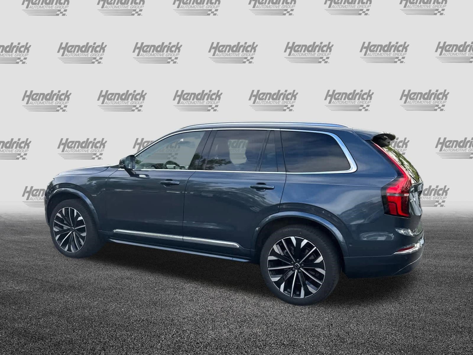 2025 Volvo XC90 Plus photo 3