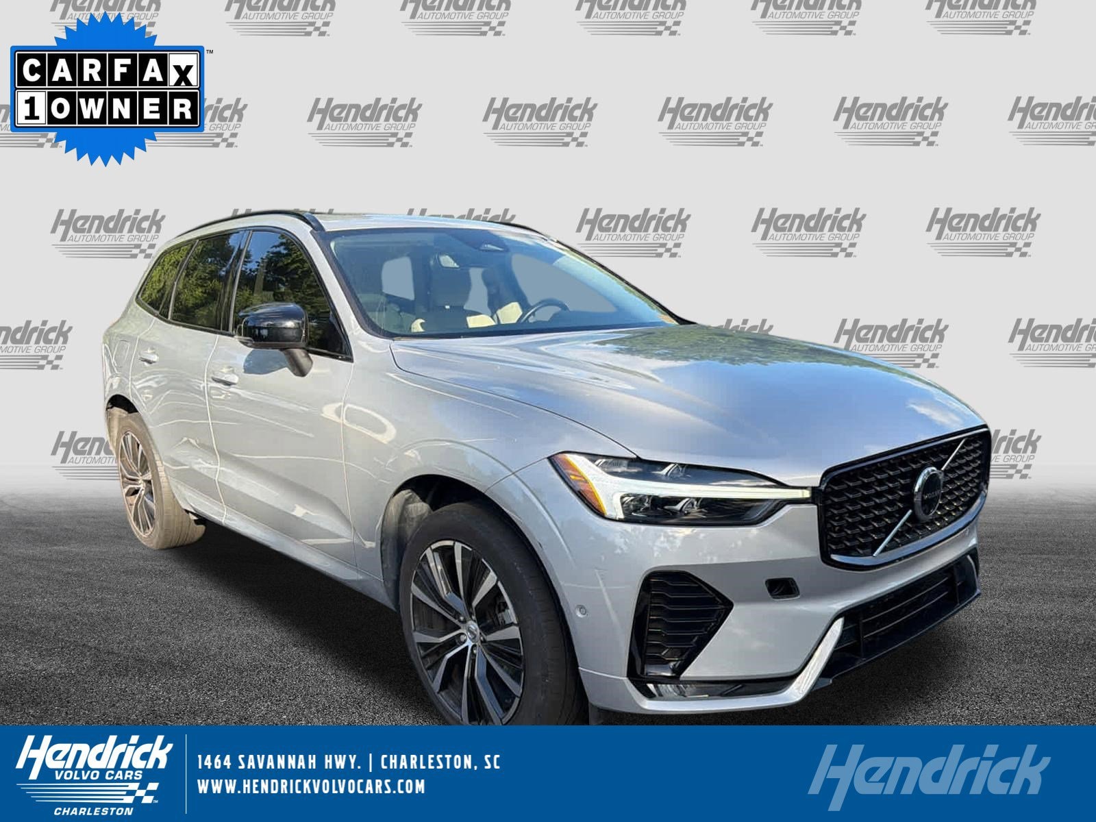 2024 Volvo XC60 B5 Plus Dark Theme AWD's photo