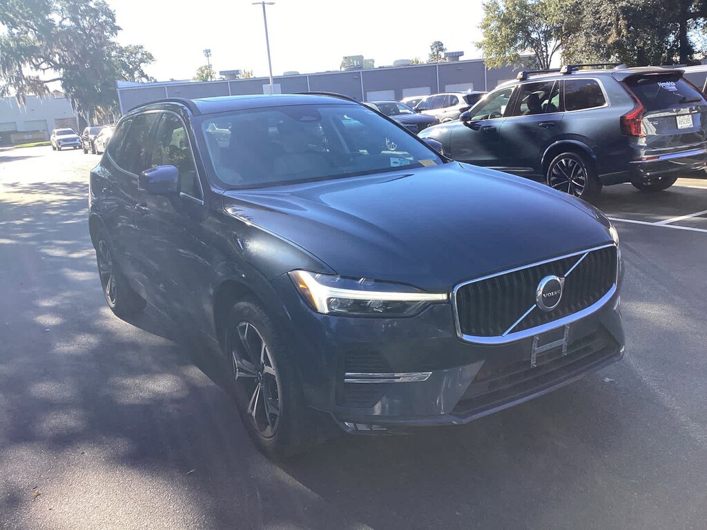 Certified 2022 Volvo XC60 Momentum SUV