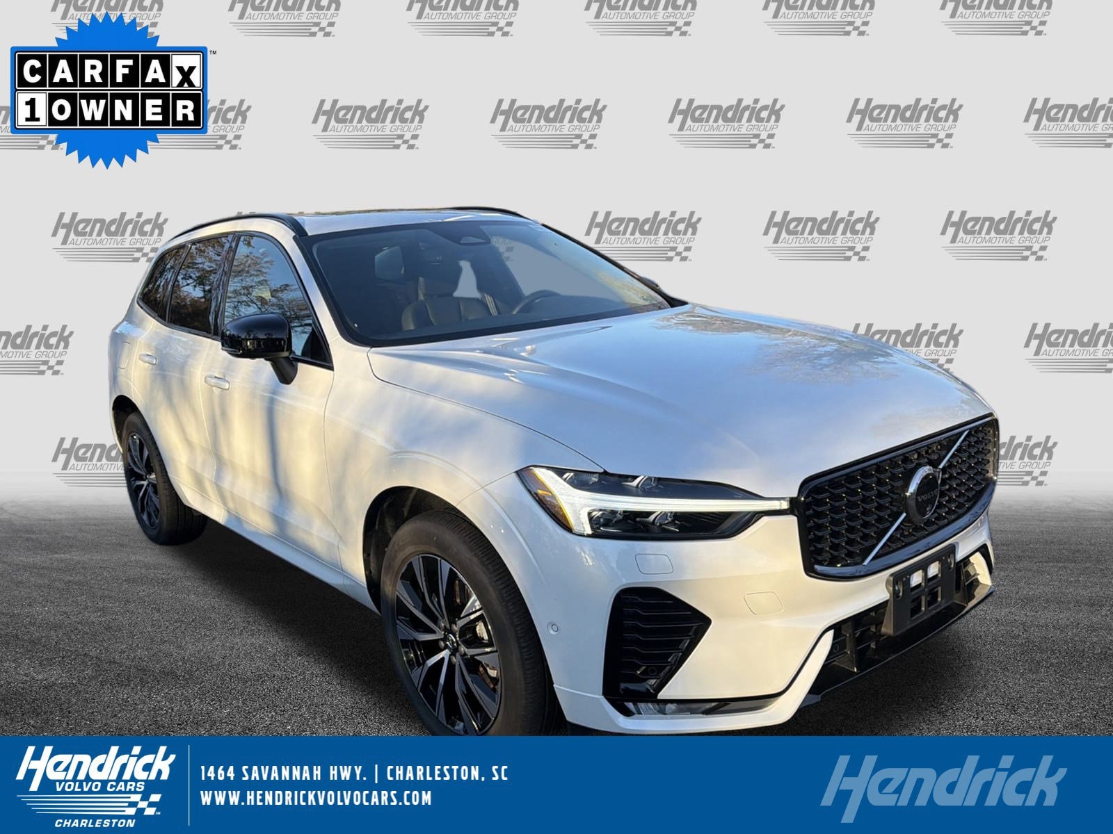 2025 Volvo XC60 Plus's photo