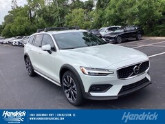 2026 Volvo V60 Cross Country B5 Ultra Wagon