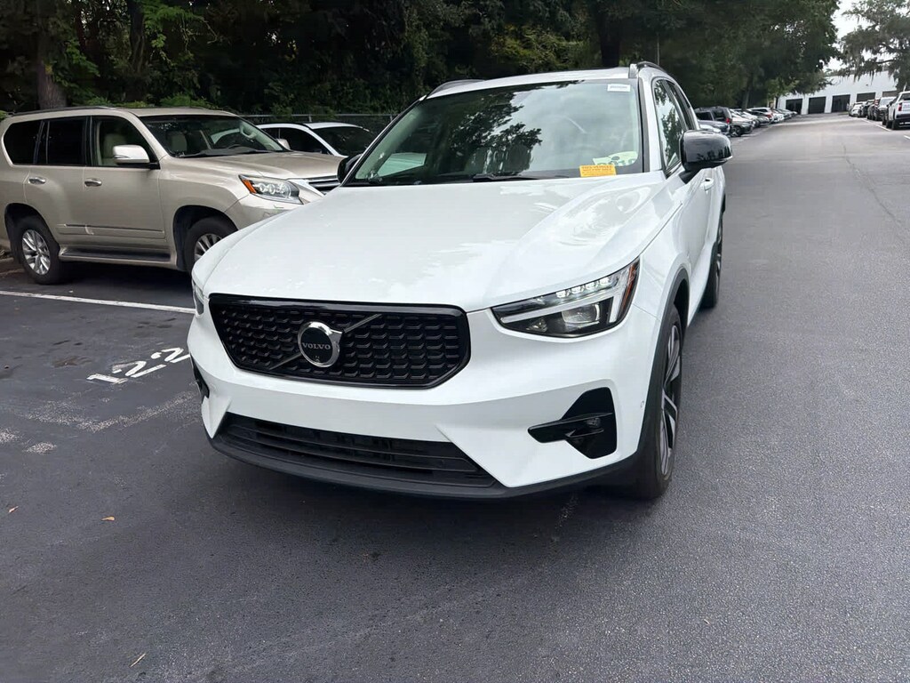 Used 2025 Volvo XC40 Ultra Dark Theme SUV