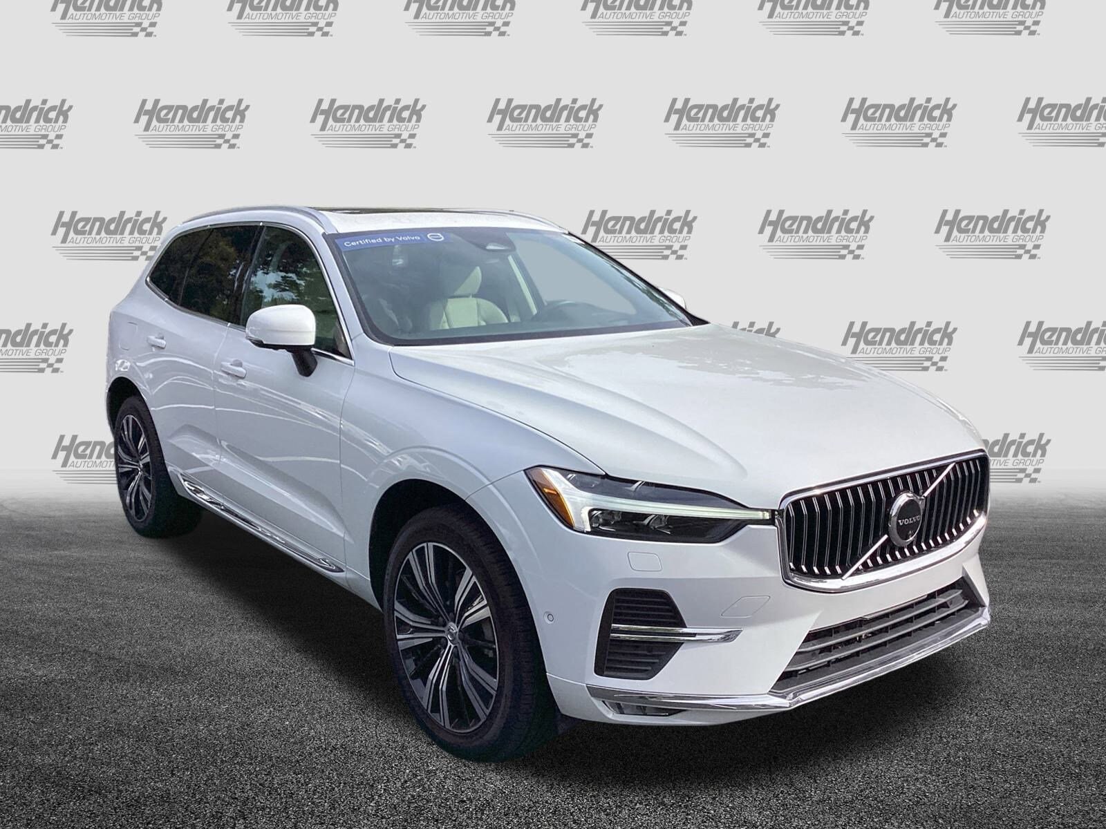 2022 Volvo XC60 Inscription photo 2
