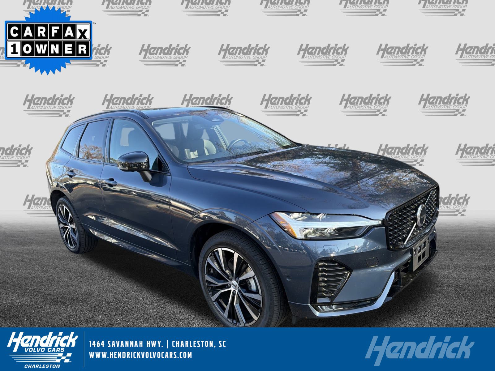 2025 Volvo XC60 Plus's photo